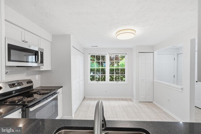 Building Photo - 7 Leatherwood Ct
