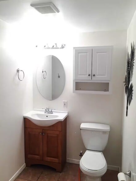 Building Photo - 3410 Casitas Ave