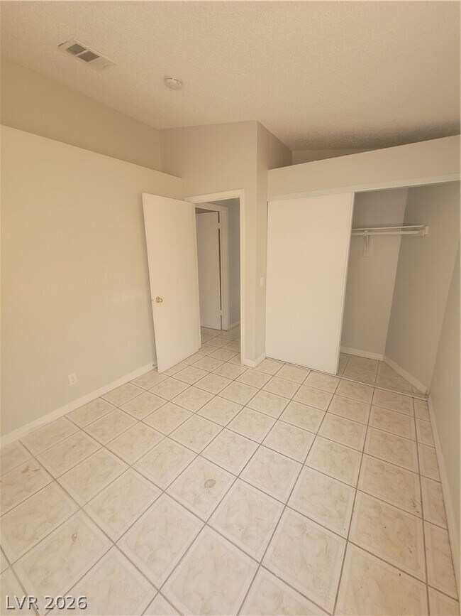 Building Photo - 1161 Pleasant Brook St