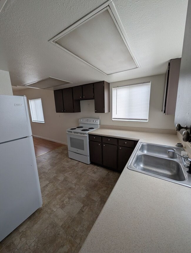 Building Photo - 2 Bedroom 1 Bath House