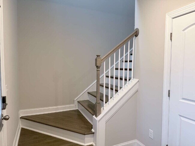 Building Photo - Spacious Townhome in The Springs of North Asheville