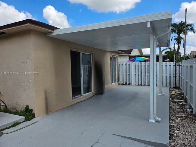 Building Photo - 16165 SW 139th Ave
