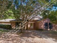 Building Photo - 321 Whitworth Ln