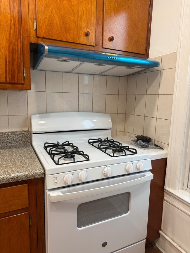 Building Photo - 1125-1160 60th St