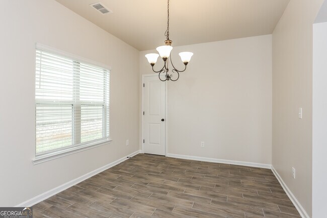 Building Photo - 264 Magnaview Dr