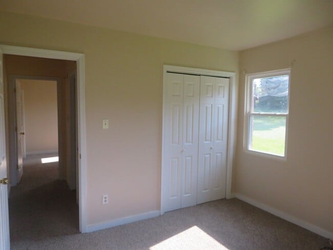 Building Photo - Colonial Heights Virginia