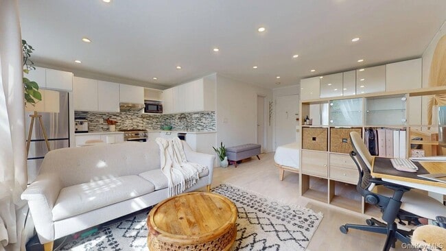 Building Photo - 68-15 Selfridge St