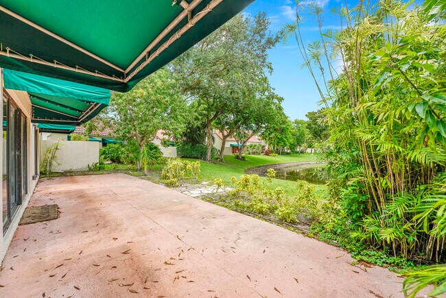 Building Photo - 6565 Las Flores Dr
