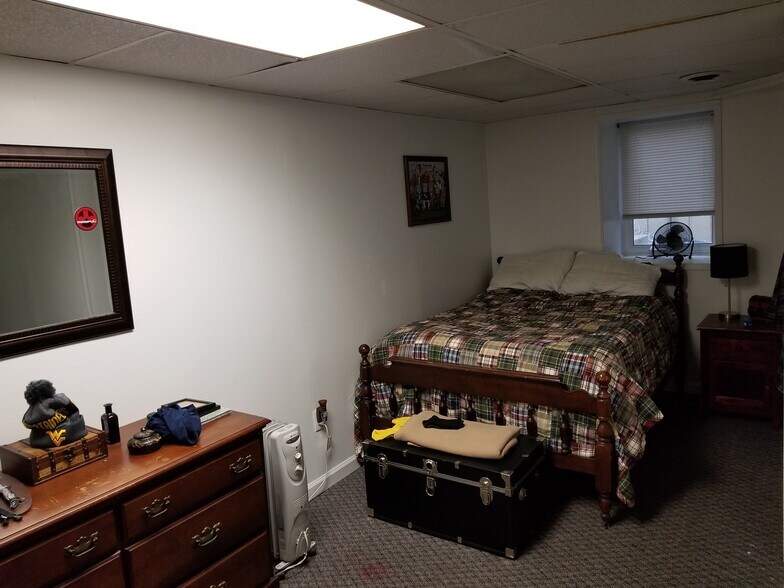 Building Photo - 221 Beechurst Ave