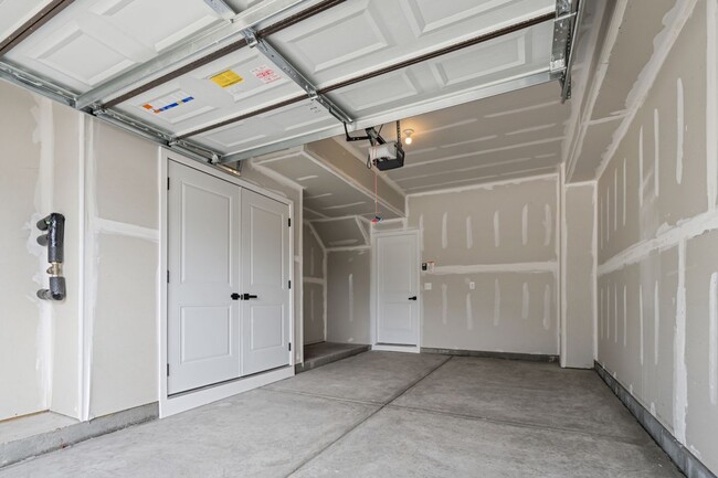 Building Photo - 2837 Statesville Ave