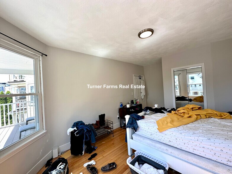 Building Photo - 33 Edison Grn