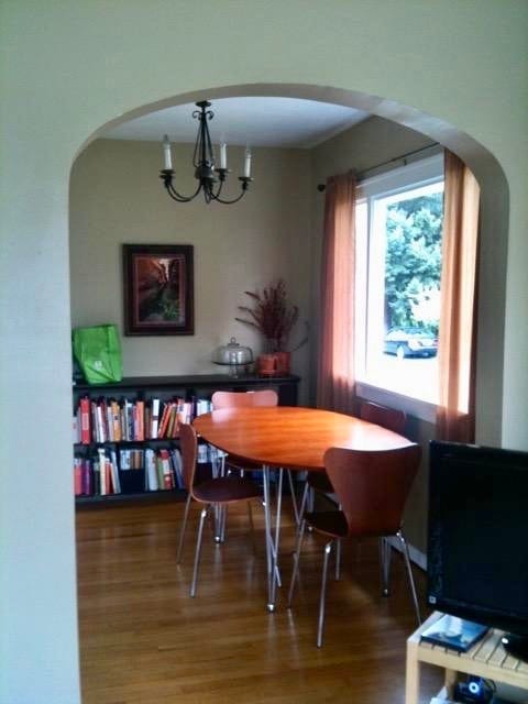 Building Photo - 726 Governor Stevens Ave SE