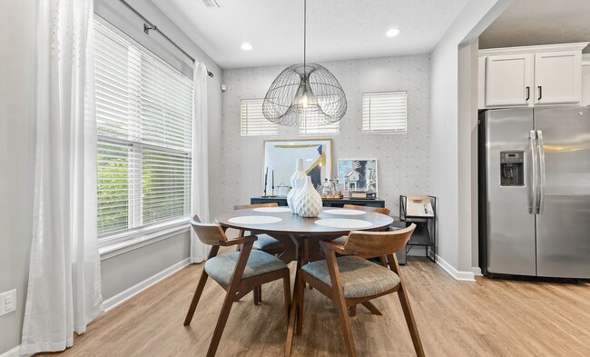 Building Photo - 163 Steeples Blvd