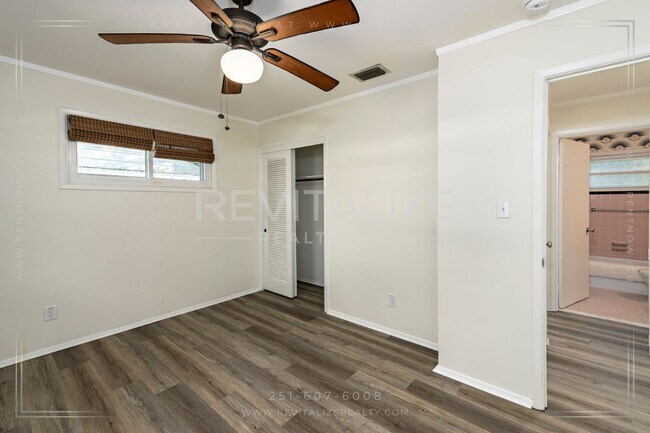 Building Photo - Beautifully Updated 3 Bed 2 Bath Home in D...