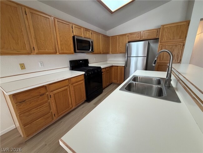 Building Photo - 1328 Maplegrove Cir