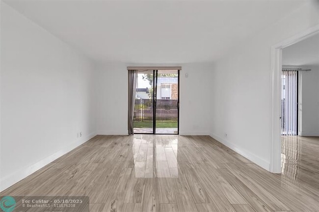 Building Photo - 3361 NW 85th Ave