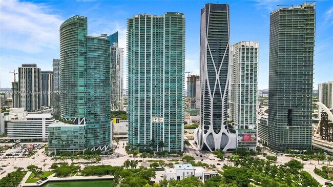 Building Photo - 900 Biscayne Blvd