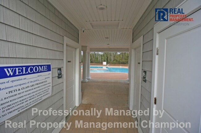 Building Photo - Immaculate 4 BD/3 BA Home w/Screened Porch and Fenced Back Yard