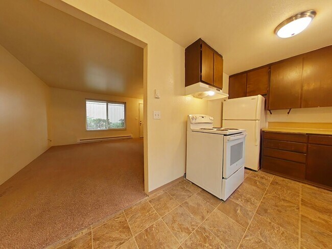 Building Photo - 2 Bedroom Apartment ~ Close to 9th Street ~ Small Pet Friendly