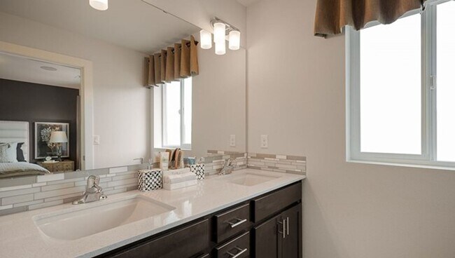 Building Photo - Spacious and Beautifully Landscaped Single...
