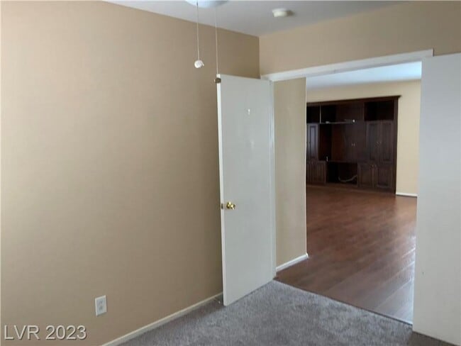 Building Photo - CHARMING SPLIT LEVEL HOME. FEATURING OPEN FAMILY ROOM