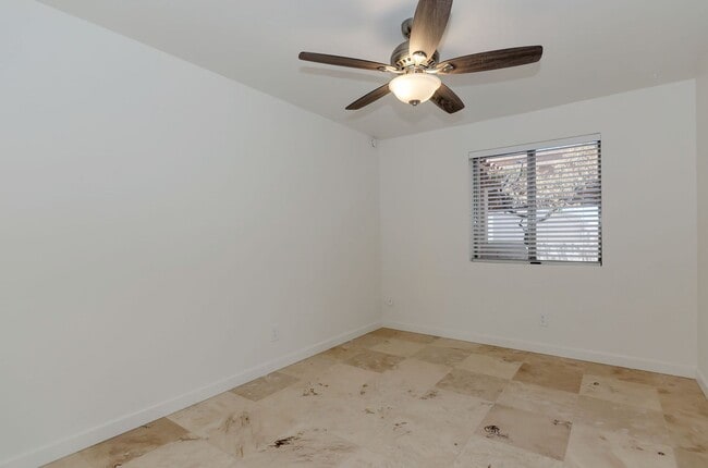 Building Photo - 2720 N Beverly Ave