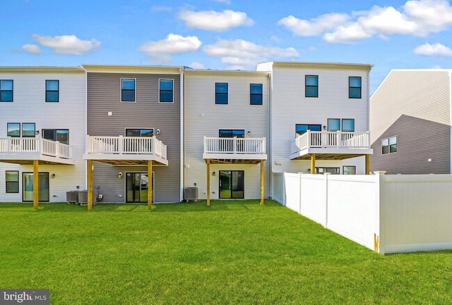 Building Photo - 466 Still Feather Ave