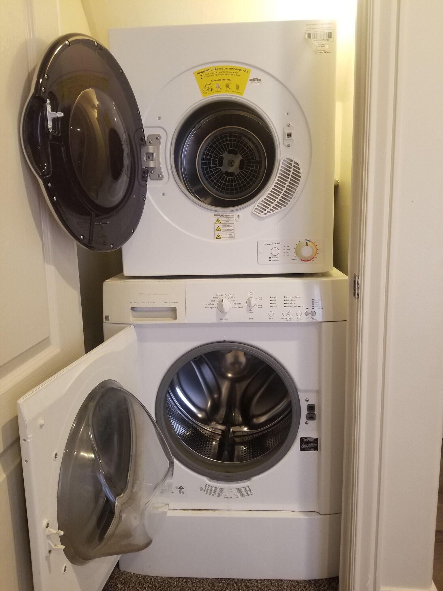 Washer/Dryer 2 - 39 N Archmore St