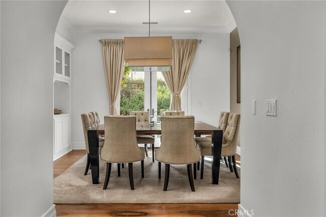 Building Photo - 8001 S Ocean Bluff Dr