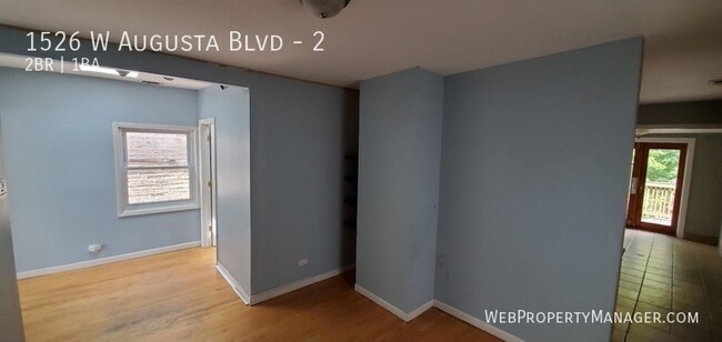 Building Photo - 1526 W Augusta Blvd