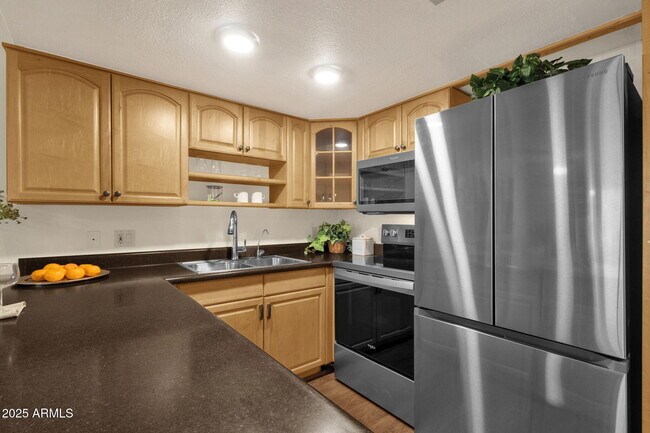 Building Photo - 16819 E Gunsight Dr