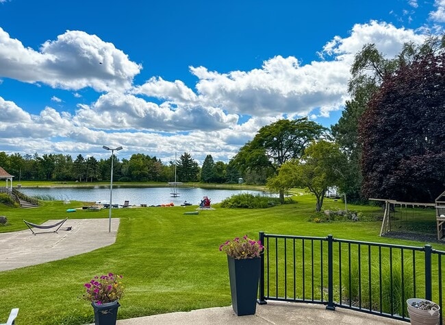 Building Photo - 15125 Washington Ave