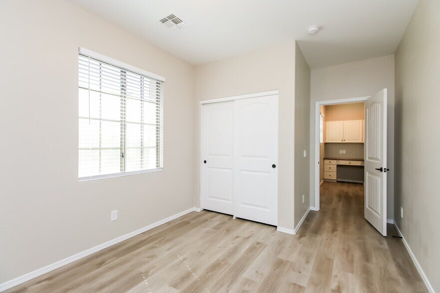 Building Photo - 4463 E Remington Dr