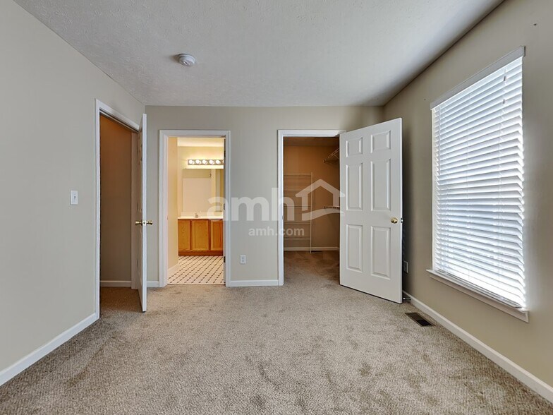Building Photo - 251 Indian Pointe Dr