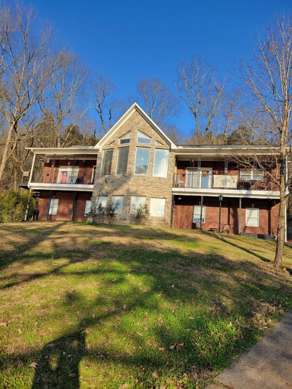 Building Photo - 9095 Jade Lake Rd E