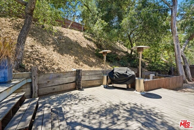 Building Photo - 22013 Alta Dr