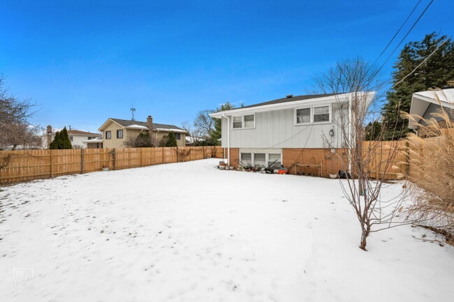 Building Photo - 7218 W 110th Pl