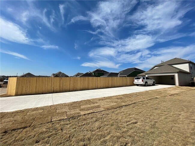 Building Photo - 210 Whisper Rill Dr