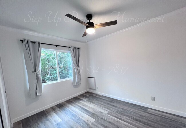 Building Photo - Newly Updated 3 Bedroom 2 Bathroom Home in...
