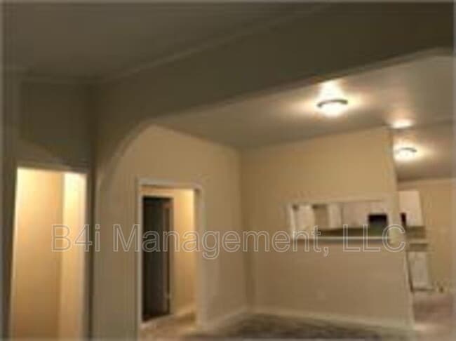 Building Photo - 3160 McKenzie Rd