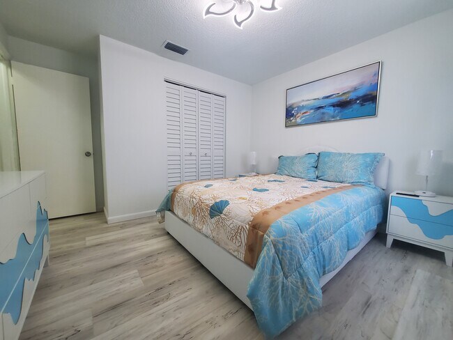 Building Photo - 279 S Brevard Ave