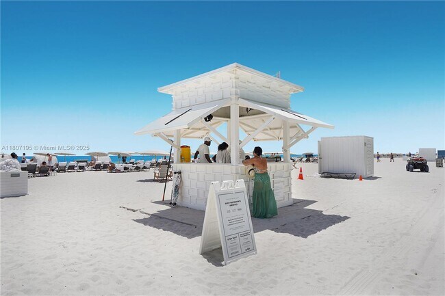 Building Photo - 4401 Collins Ave