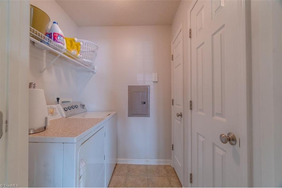 Building Photo - 4320 Cedarcroft Ct