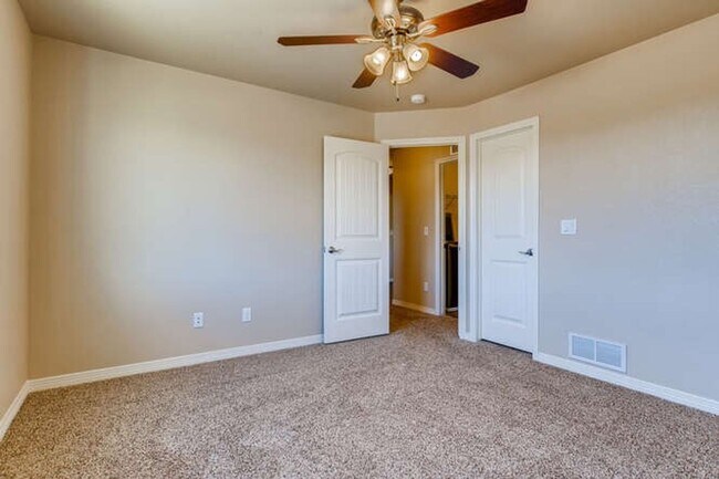 Building Photo - Evolve Real Estate: Available November 1 U...