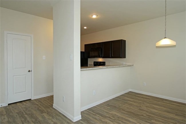 Building Photo - 21106 Sugar Orchard Ln
