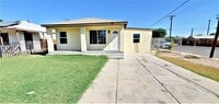 Building Photo - 4 bedrooms and 2 full baths.