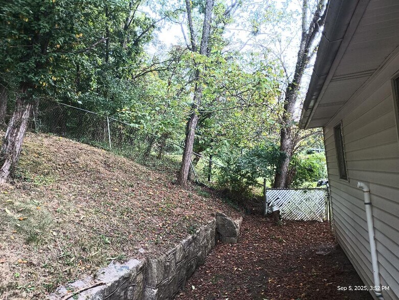 Back - 970 Turner Rd