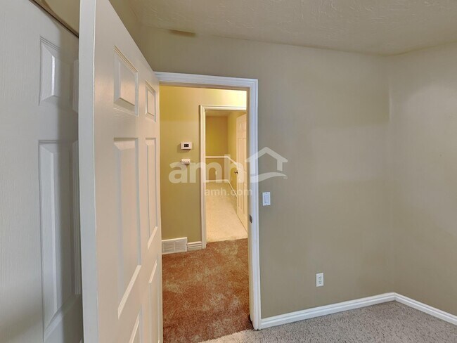 Building Photo - 5233 W Elk Horn Peak Dr