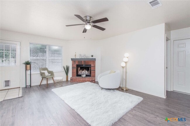 Building Photo - 1306 Elke Cir