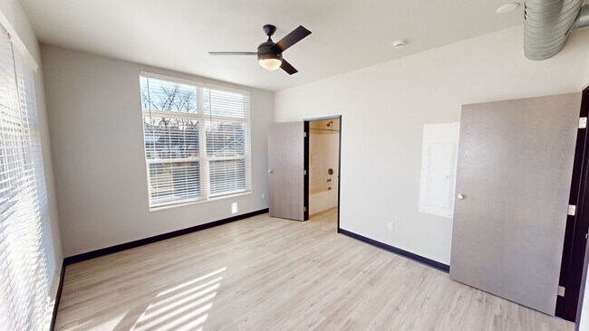 Building Photo - 2807 Oakland St